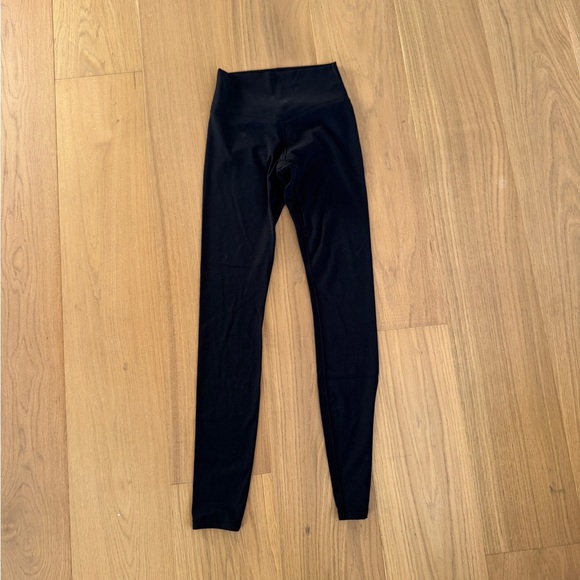 Vuori High-Rise All The Feels Leggings - Picture 2 of 4